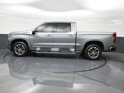 Used 2023 Chevrolet Silverado 1500 High Country RWD image 2