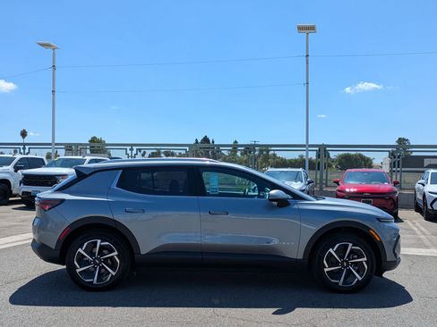 Used 2026 Chevrolet Equinox EV LT image 6
