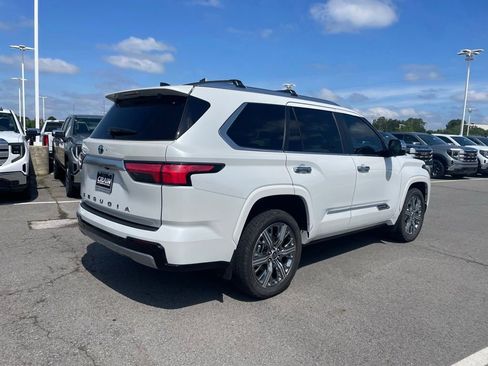 Used 2024 Toyota Sequoia Capstone AWD/4WD image 7