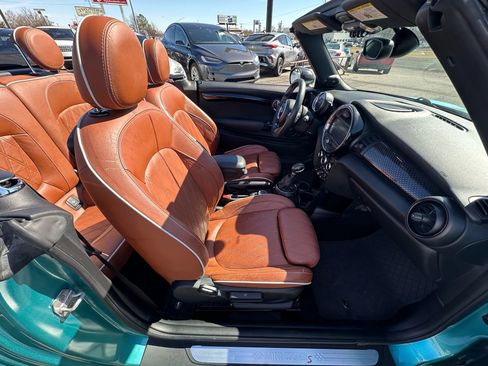 Used 2017 MINI Cooper S image 23