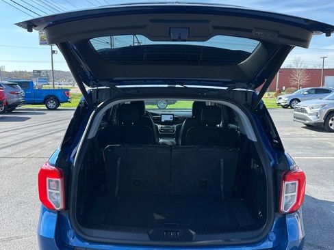 Used 2022 Ford Explorer XLT w/ Equipment Group 202A image 33