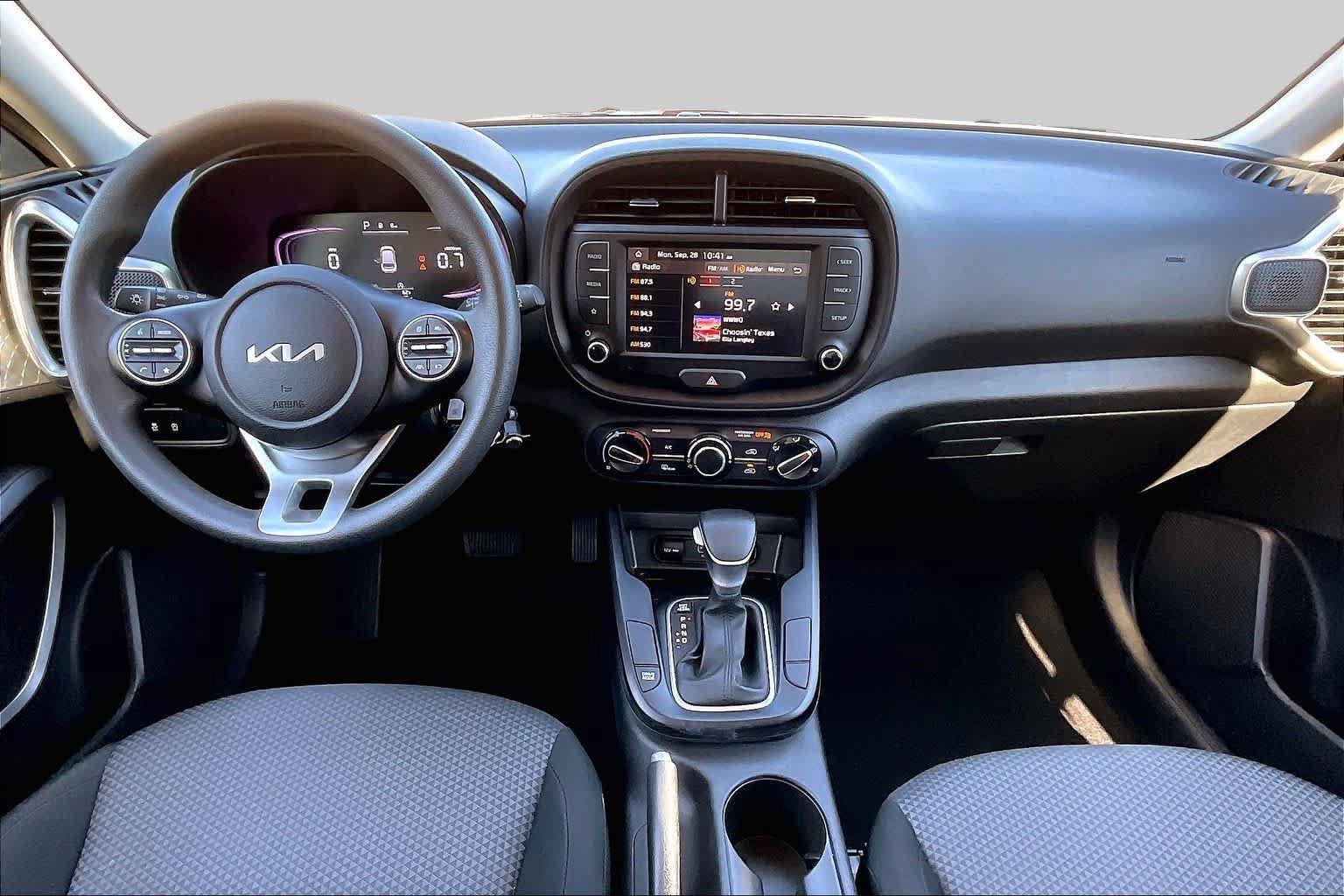 Used 2025 Kia Soul LX FWD image 15