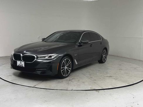 Used 2023 BMW 530e xDrive w/ Luxury Seating Package AWD/4WD image 6