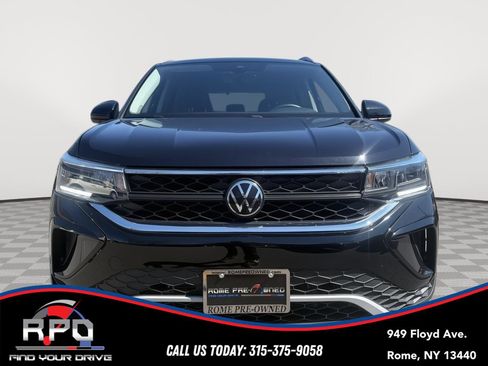 Used 2023 Volkswagen Taos SE image 8