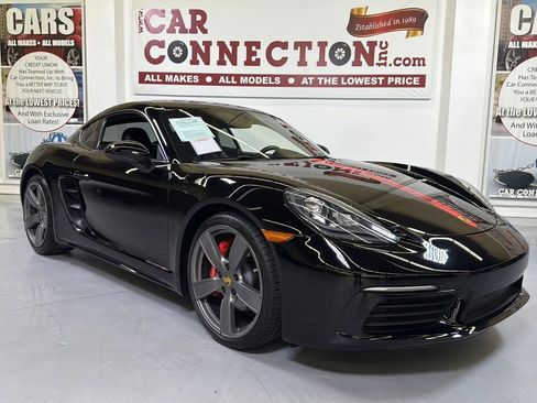 Used 2017 Porsche 718 Cayman S image 2