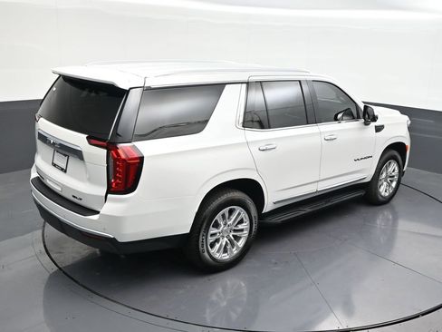 Used 2024 GMC Yukon SLT w/ SLT Luxury Package RWD image 14