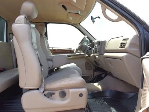 Used 2001 Ford F250 Lariat AWD/4WD image 26