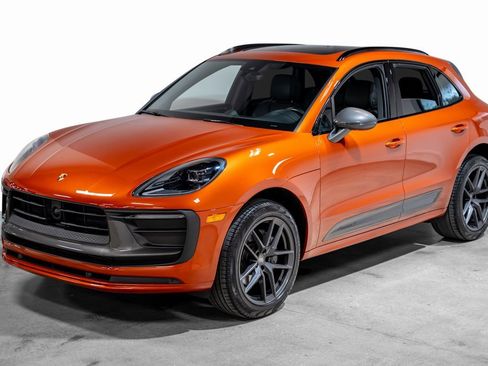 Used 2023 Porsche Macan T image 30