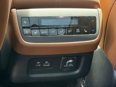 Used 2025 Nissan Pathfinder Platinum w/ Cargo Package image 18