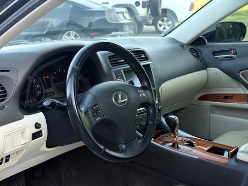 Used 2009 Lexus IS 350 RWD image 10