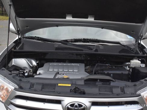 Used 2012 Toyota Highlander Limited w/ Tow Pkg AWD/4WD image 30