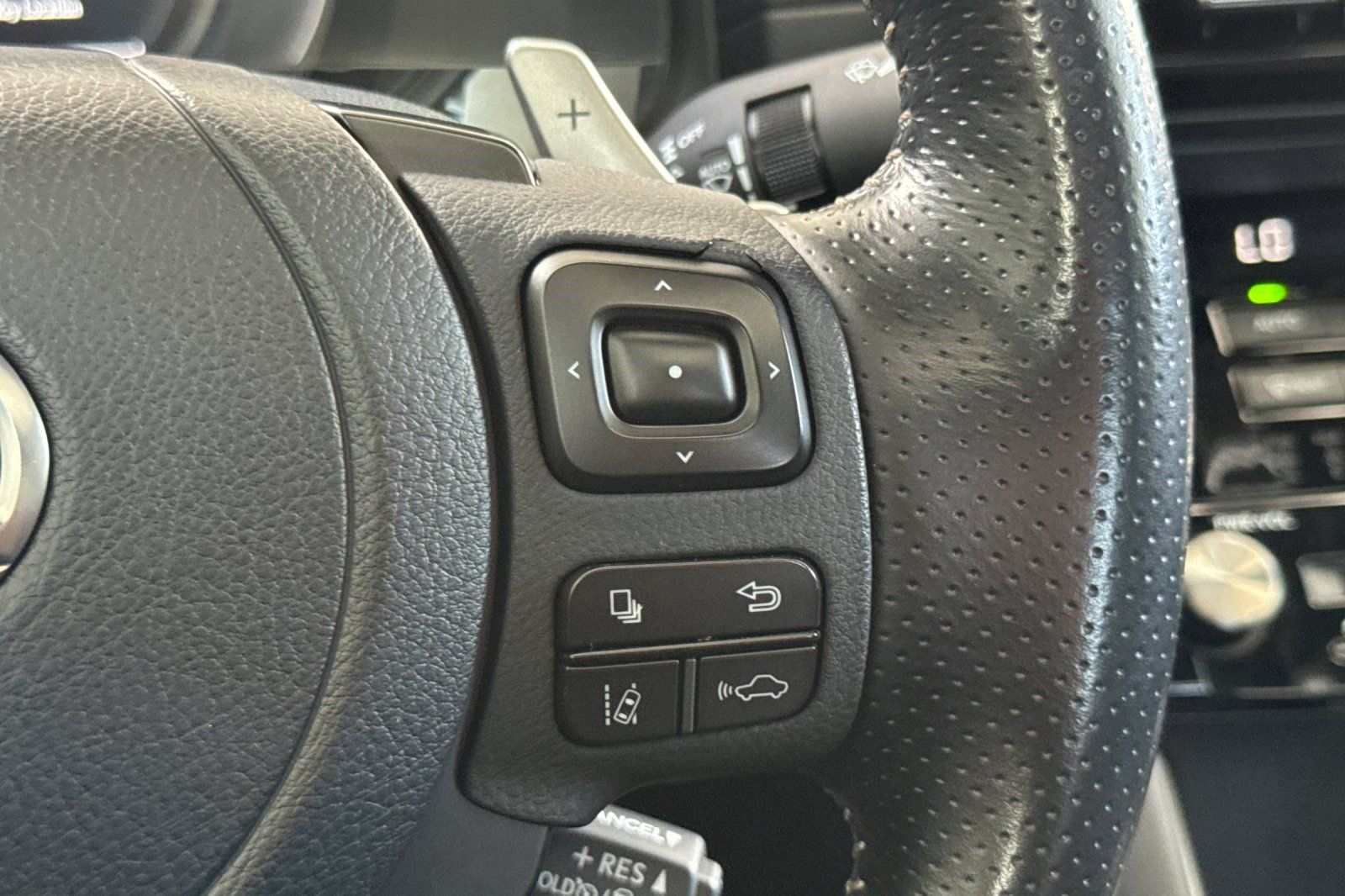 Used 2024 Lexus IS 350 F Sport RWD image 30