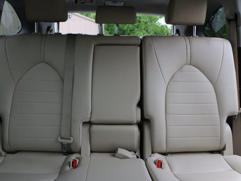 Used 2023 Toyota Highlander XLE FWD image 29