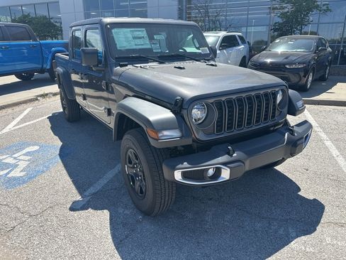 New 2025 Jeep Gladiator Sport image 7