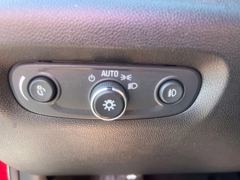 Used 2019 Chevrolet Traverse LT w/ LT Premium Package AWD/4WD image 19