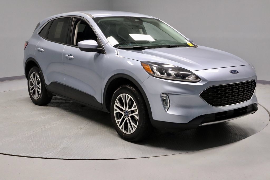 Certified 2022 Ford Escape SEL w/ Class II Trailer Tow Package AWD/4WD image 1