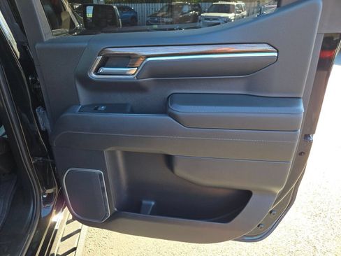 Certified 2022 Chevrolet Silverado 1500 LT Trail Boss w/ LT Trail Boss Premium Package AWD/4WD image 10