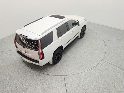 Used 2017 Cadillac Escalade Luxury RWD image 14