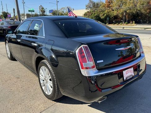 Used 2013 Chrysler 300 C image 7