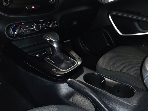 Used 2020 Kia Soul LX FWD image 26