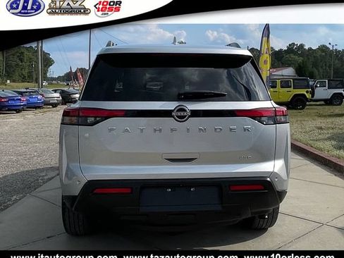 Used 2025 Nissan Pathfinder SV AWD/4WD image 6