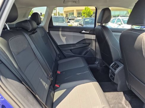 Used 2022 Volkswagen Taos SE FWD image 30