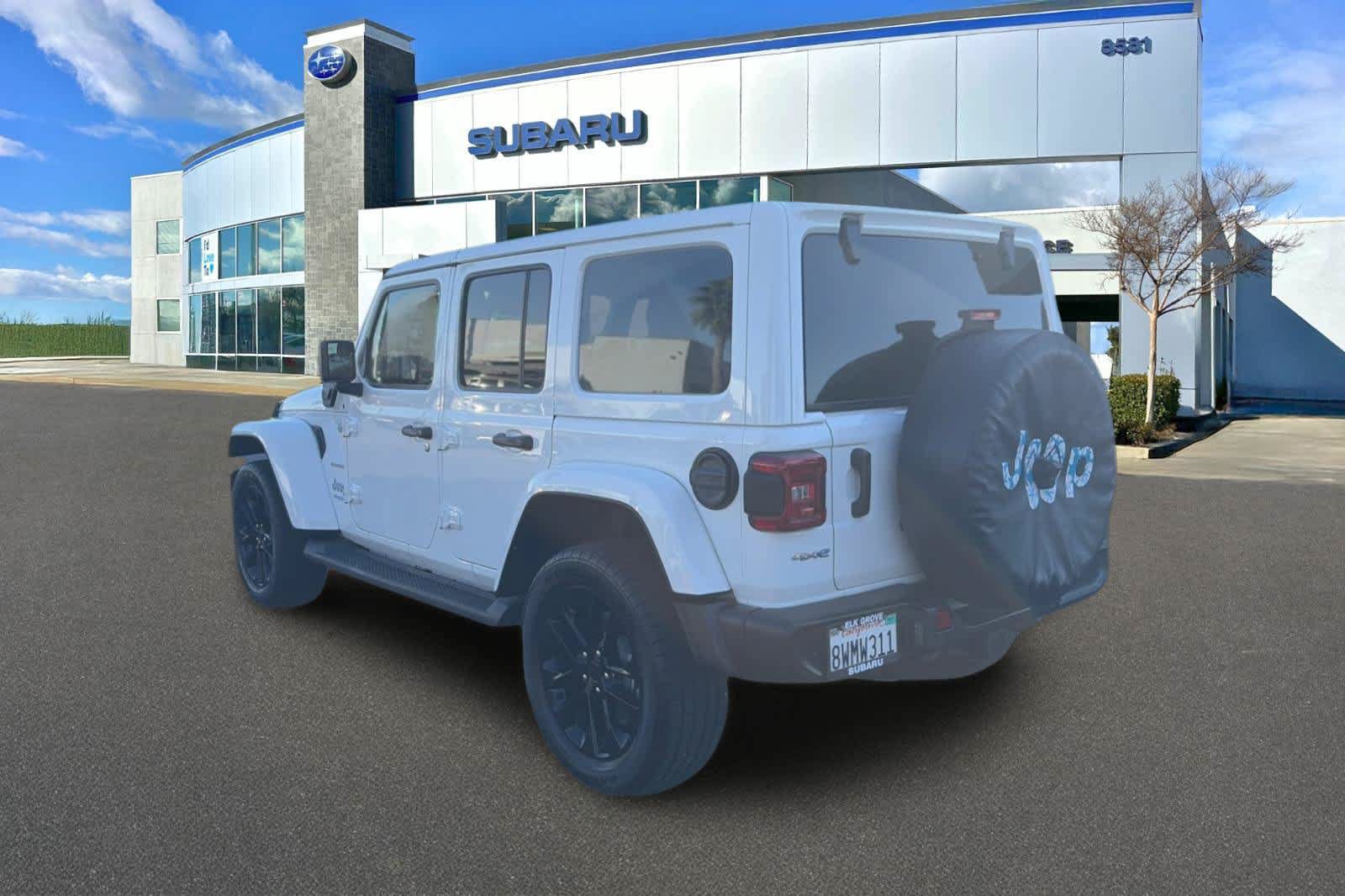 Used 2021 Jeep Wrangler Unlimited Sahara w/ Cold Weather Group AWD/4WD image 8