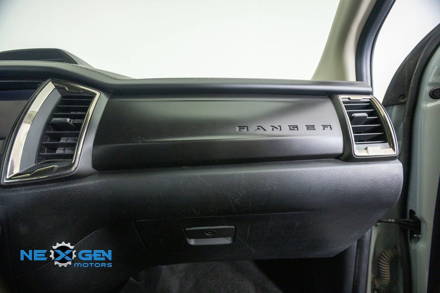 Used 2022 Ford Ranger Lariat w/ Tremor Off-Road Package AWD/4WD image 46