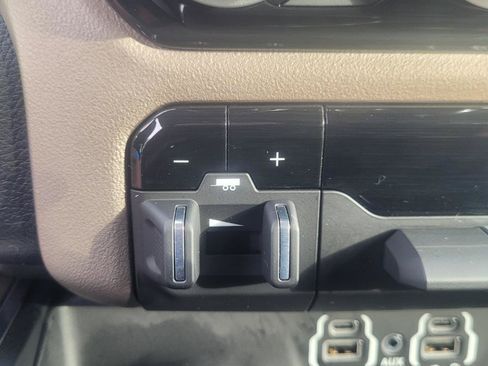 Used 2022 RAM 1500 Laramie AWD/4WD image 26