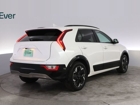Used 2023 Kia Niro Wind FWD image 3