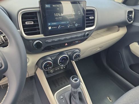 New 2026 Hyundai Venue SEL FWD image 28