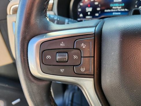 Used 2023 Chevrolet Suburban Premier w/ Advanced Technology Package image 28