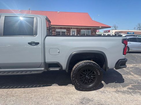Used 2024 Chevrolet Silverado 2500 ZR2 w/ LPO, Dark Essentials Package image 4