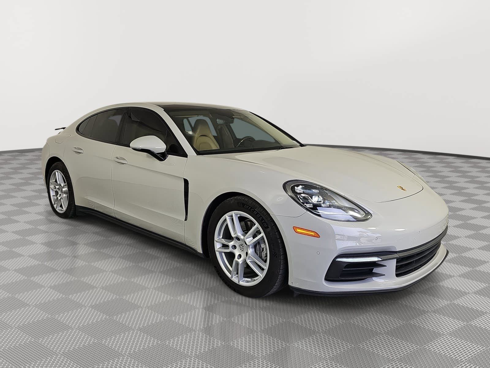 Used 2018 Porsche Panamera w/ Premium Package Plus RWD image 2