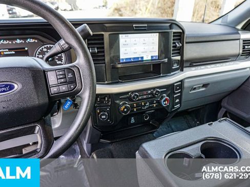 Used 2025 Ford F250 XLT image 32