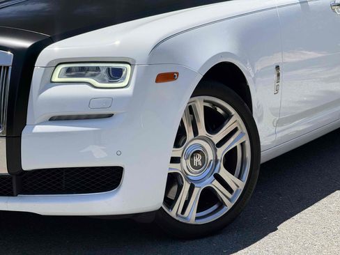 Used 2016 Rolls-Royce Ghost RWD image 6