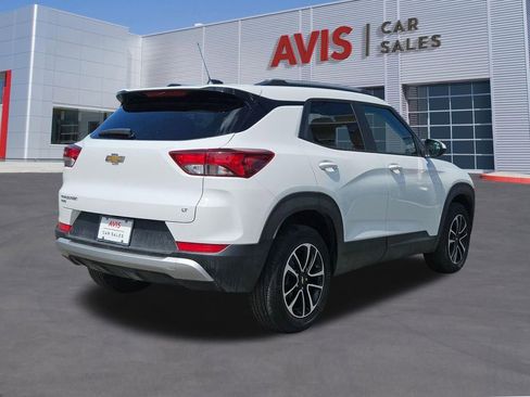 Used 2025 Chevrolet TrailBlazer LT AWD/4WD image 6