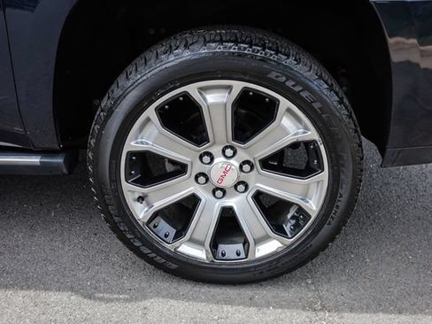 Used 2018 GMC Yukon XL Denali w/ Open Road Package AWD/4WD image 19