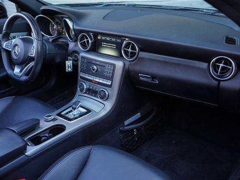 Used 2019 Mercedes-Benz SLC 300 image 24