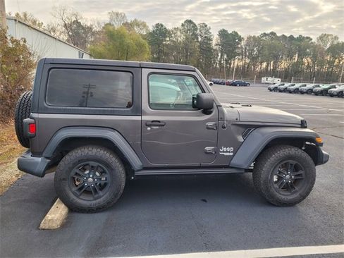 Used 2018 Jeep Wrangler Sport image 2