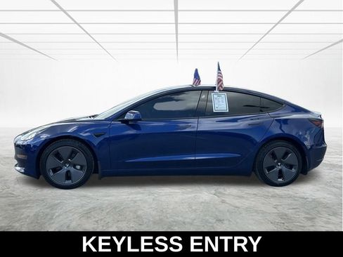 Used 2023 Tesla Model 3 Standard Range image 9