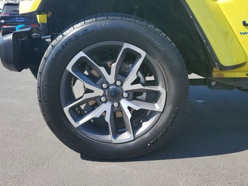 Used 2024 Jeep Wrangler Unlimited AWD/4WD image 7