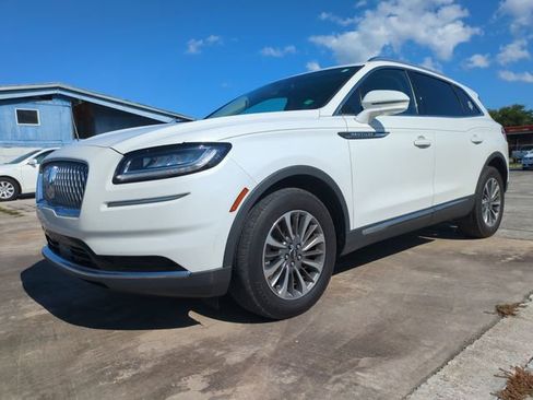Used 2021 Lincoln Nautilus FWD w/ Equipment Group 101A image 3