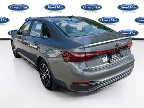 Used 2025 Volkswagen Jetta Sport FWD image 5