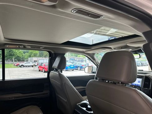Used 2021 Ford Expedition Max Limited AWD/4WD image 27