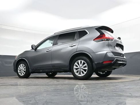 Used 2018 Nissan Rogue SV image 32