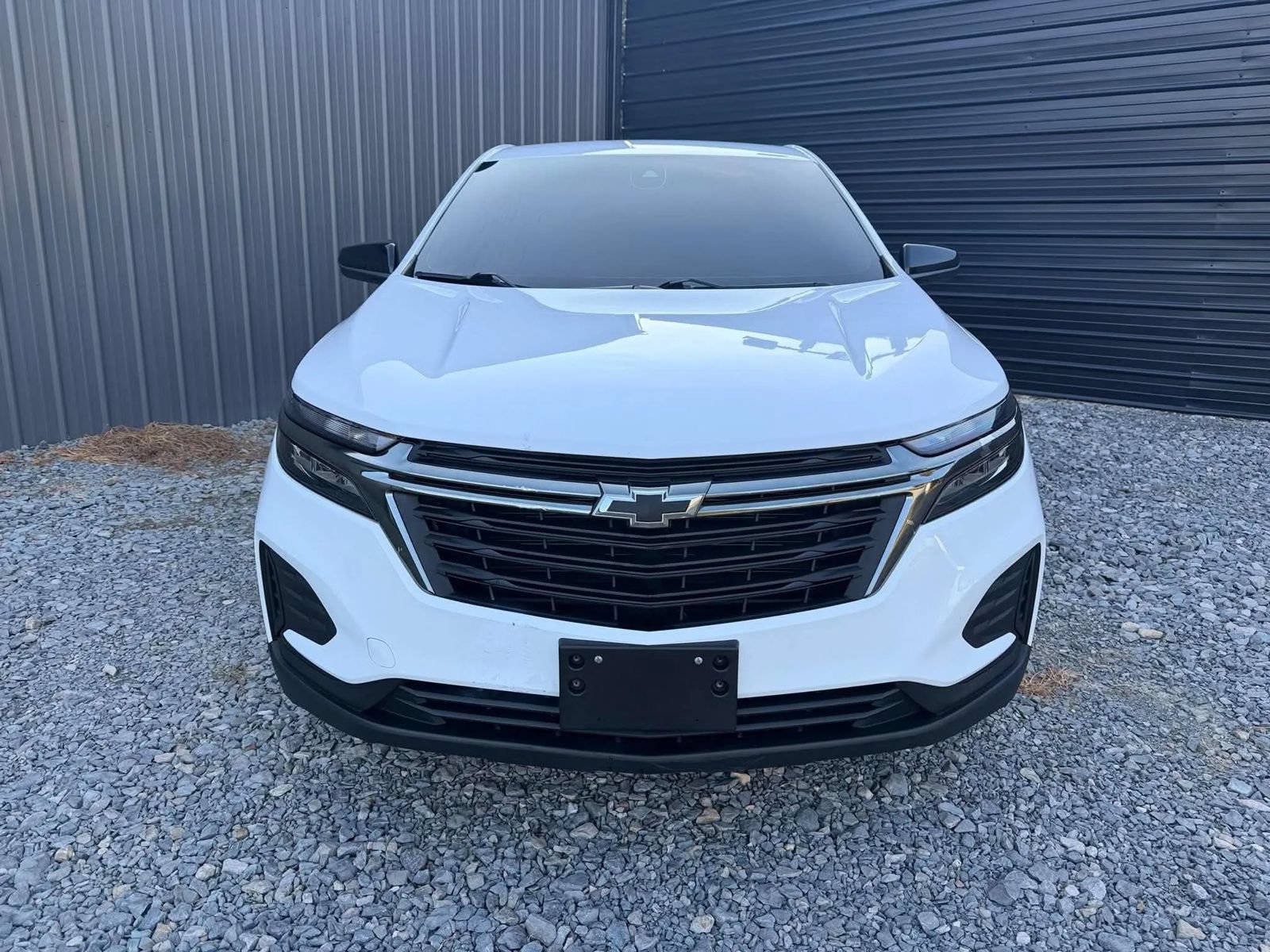 Used 2023 Chevrolet Equinox LS w/ LS Convenience Package FWD image 2