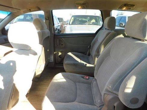 Used 2007 Toyota Sienna CE image 12