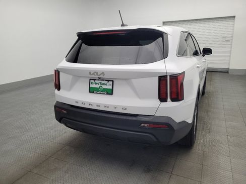 Used 2022 Kia Sorento LX image 7