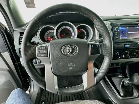 Used 2013 Toyota Tacoma 4x4 Access Cab V6 w/ SR5 Pkg image 12